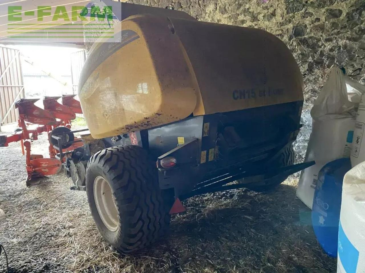 New Holland roll baler 125 contacter 06 16 98 03 29 - Square baler: picture 1 New Holland roll baler 125 contacter 06 16 98 03 29 - Square baler: picture 1