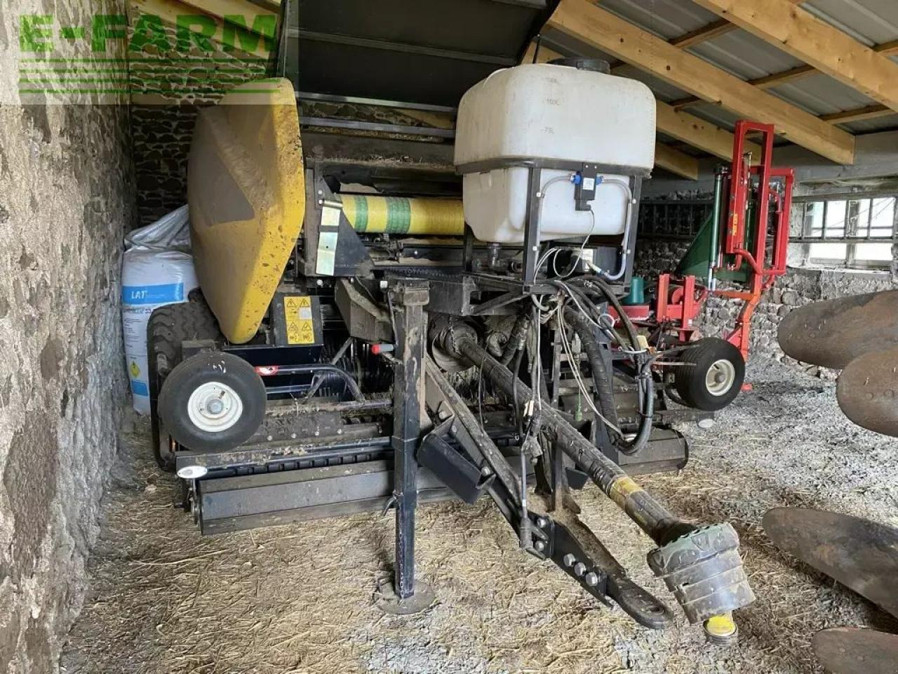 New Holland roll baler 125 contacter 06 16 98 03 29 - Square baler: picture 2 New Holland roll baler 125 contacter 06 16 98 03 29 - Square baler: picture 2