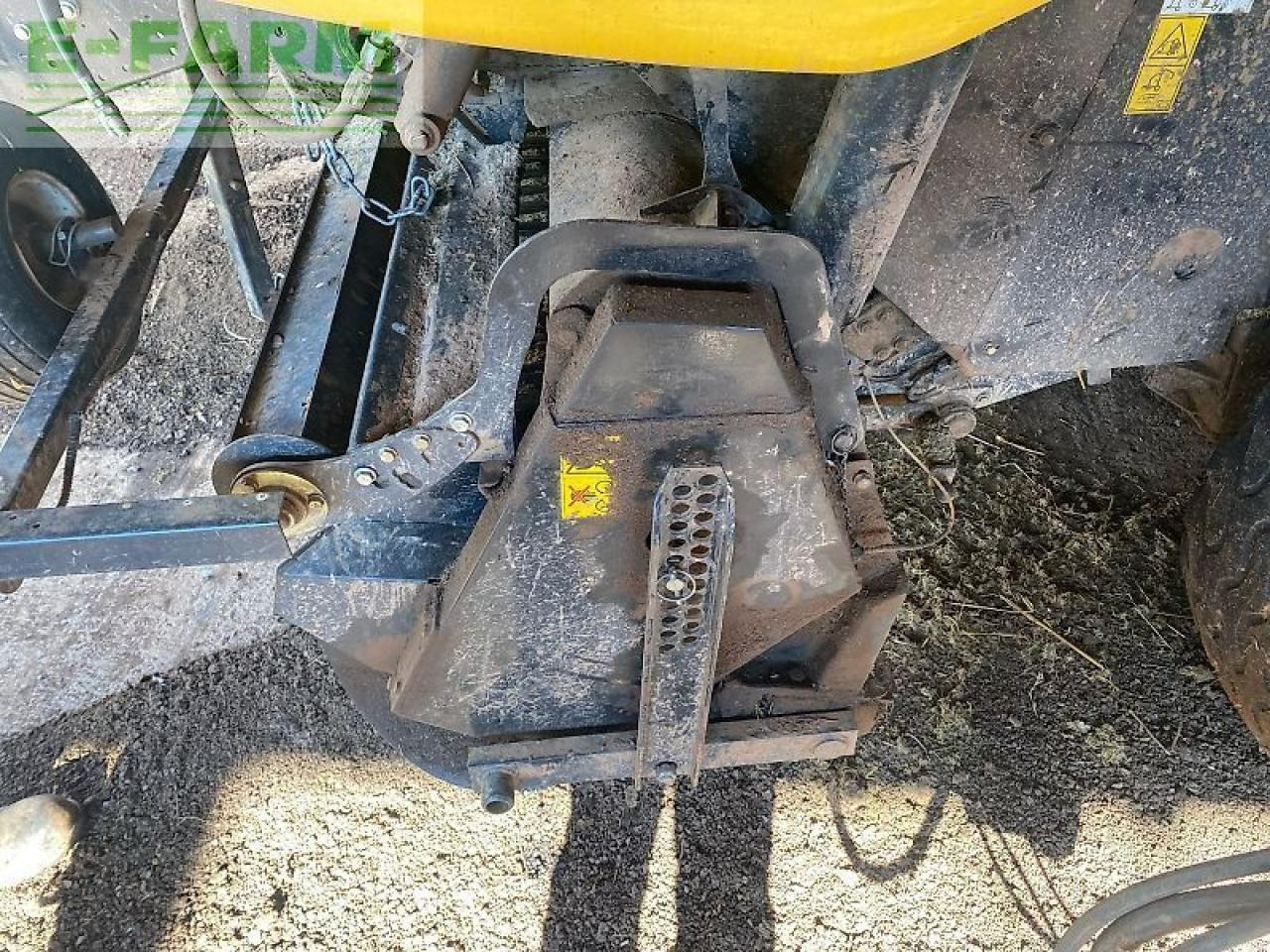 New Holland roll belt 150 - Square baler: picture 3 New Holland roll belt 150 - Square baler: picture 3