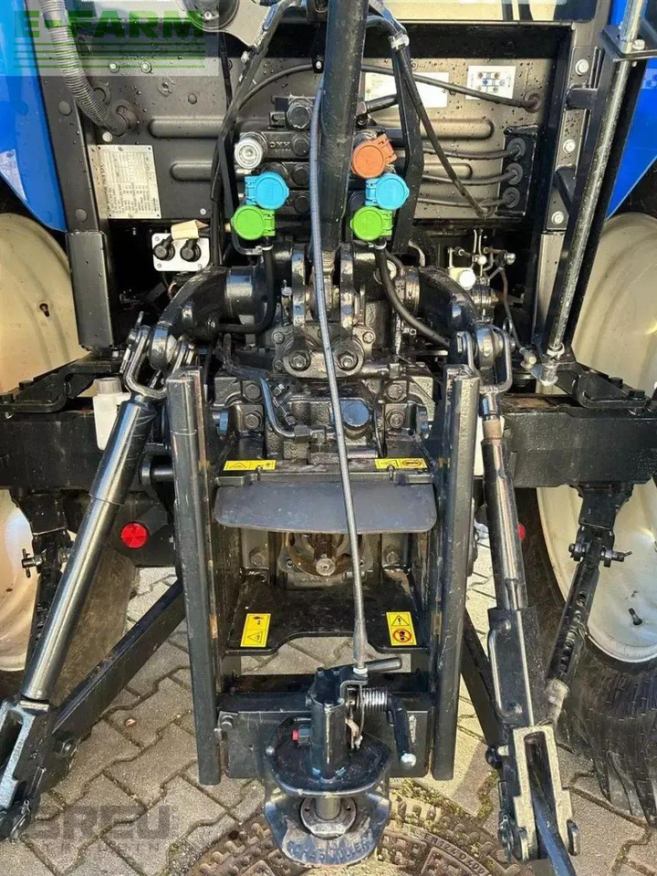 New Holland t 5.85 - Farm tractor: picture 3 New Holland t 5.85 - Farm tractor: picture 3