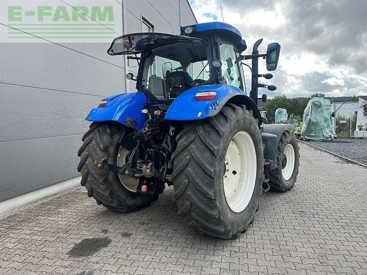 New Holland t 7.200 ac - Farm tractor: picture 3 New Holland t 7.200 ac - Farm tractor: picture 3