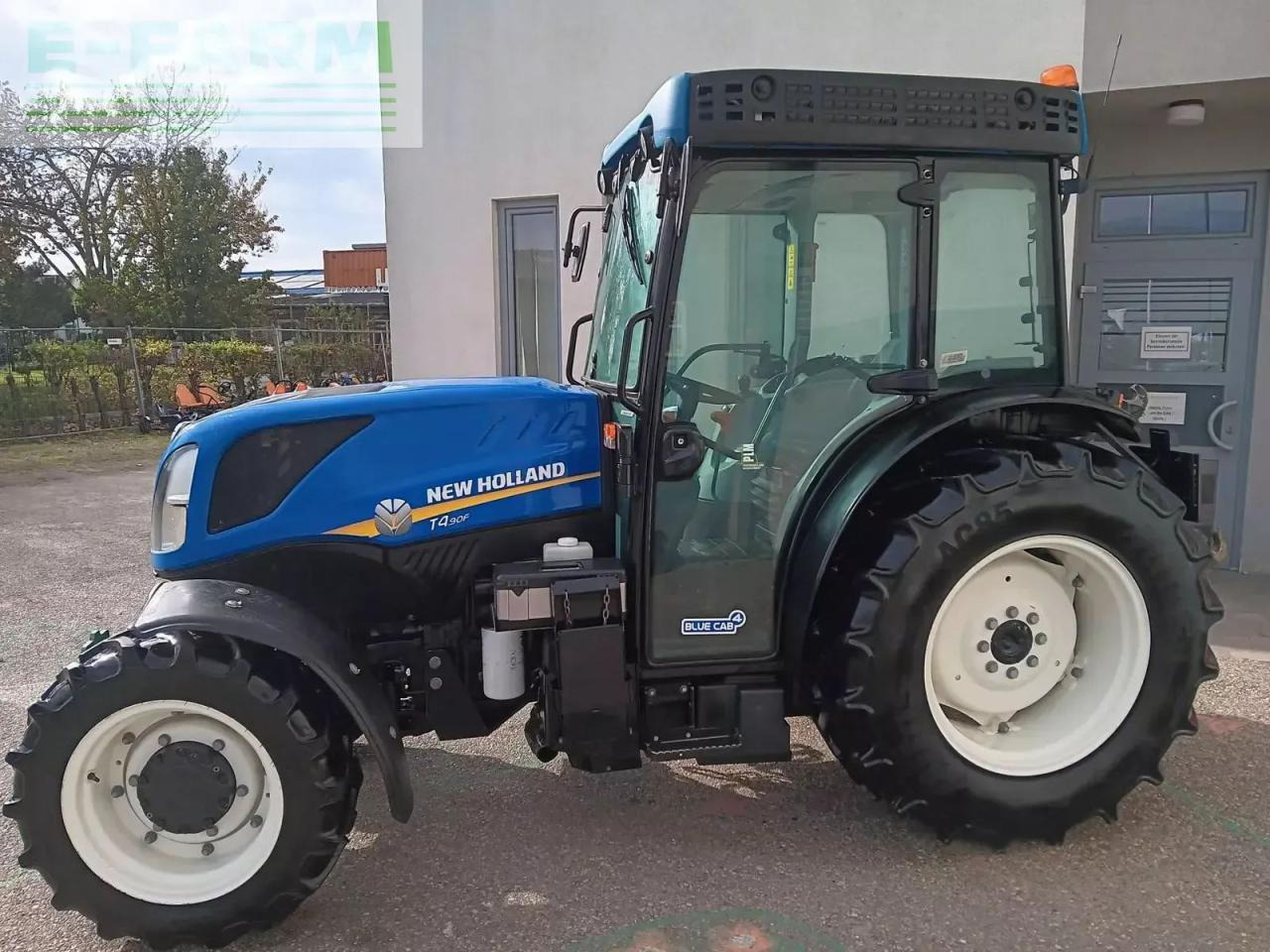 New Holland t4.90 f F - Farm tractor: picture 3 New Holland t4.90 f F - Farm tractor: picture 3