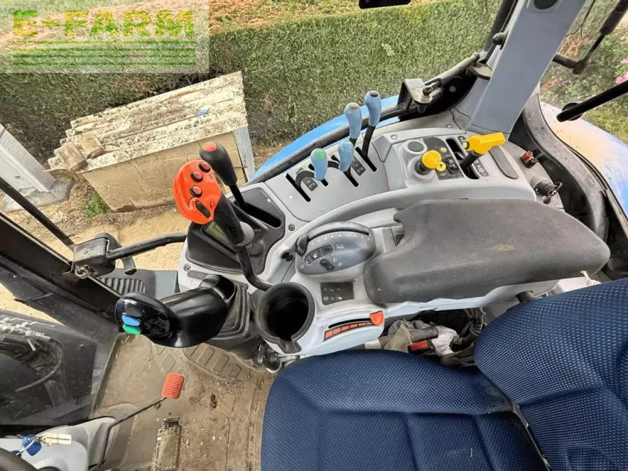 New Holland t6.145 electro command - Farm tractor: picture 5 New Holland t6.145 electro command - Farm tractor: picture 5