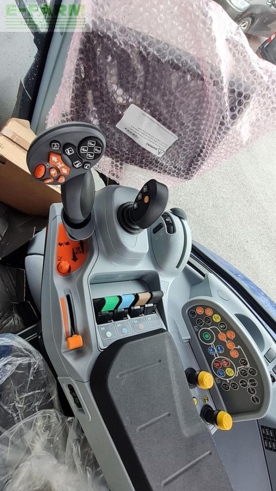 Farm tractor New Holland t6.160 dynamic command sidewinder ii (stage v) SideWinder II: picture 11 Farm tractor New Holland t6.160 dynamic command sidewinder ii (stage v) SideWinder II: picture 11