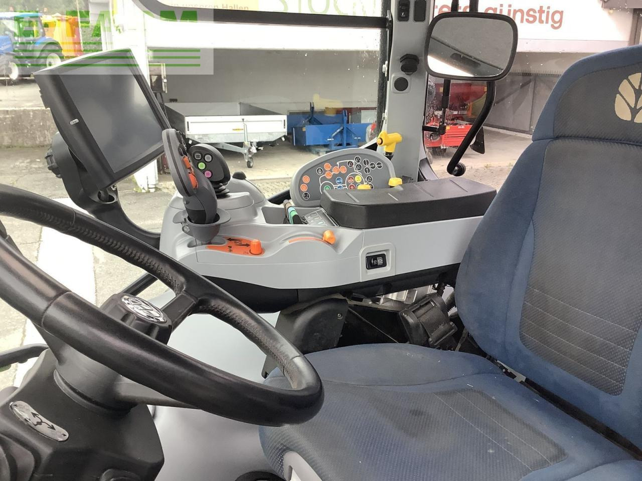 New Holland t6.165 dynamic command sidewinder ii - Farm tractor: picture 5 New Holland t6.165 dynamic command sidewinder ii - Farm tractor: picture 5