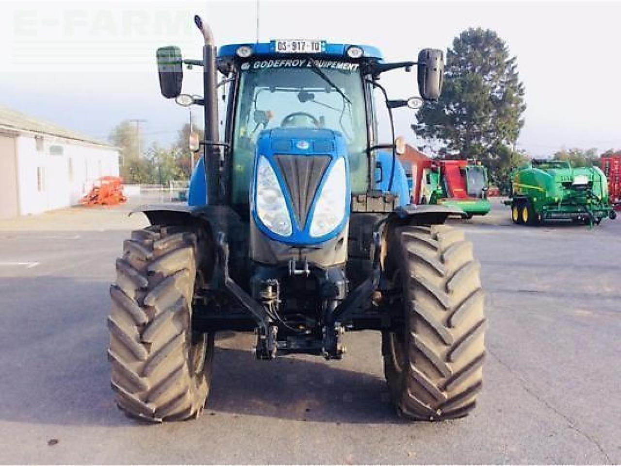 New Holland t7.185 - Farm tractor: picture 2 New Holland t7.185 - Farm tractor: picture 2