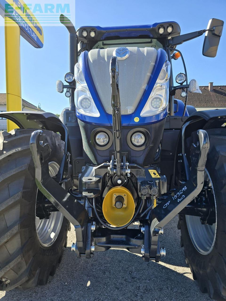 New Holland t7.225 auto command sidewinder ii (stage v) - Farm tractor: picture 2 New Holland t7.225 auto command sidewinder ii (stage v) - Farm tractor: picture 2
