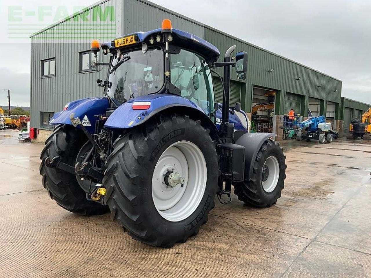 New Holland t7.225 blue power tractor (st25102) - Farm tractor: picture 2 New Holland t7.225 blue power tractor (st25102) - Farm tractor: picture 2
