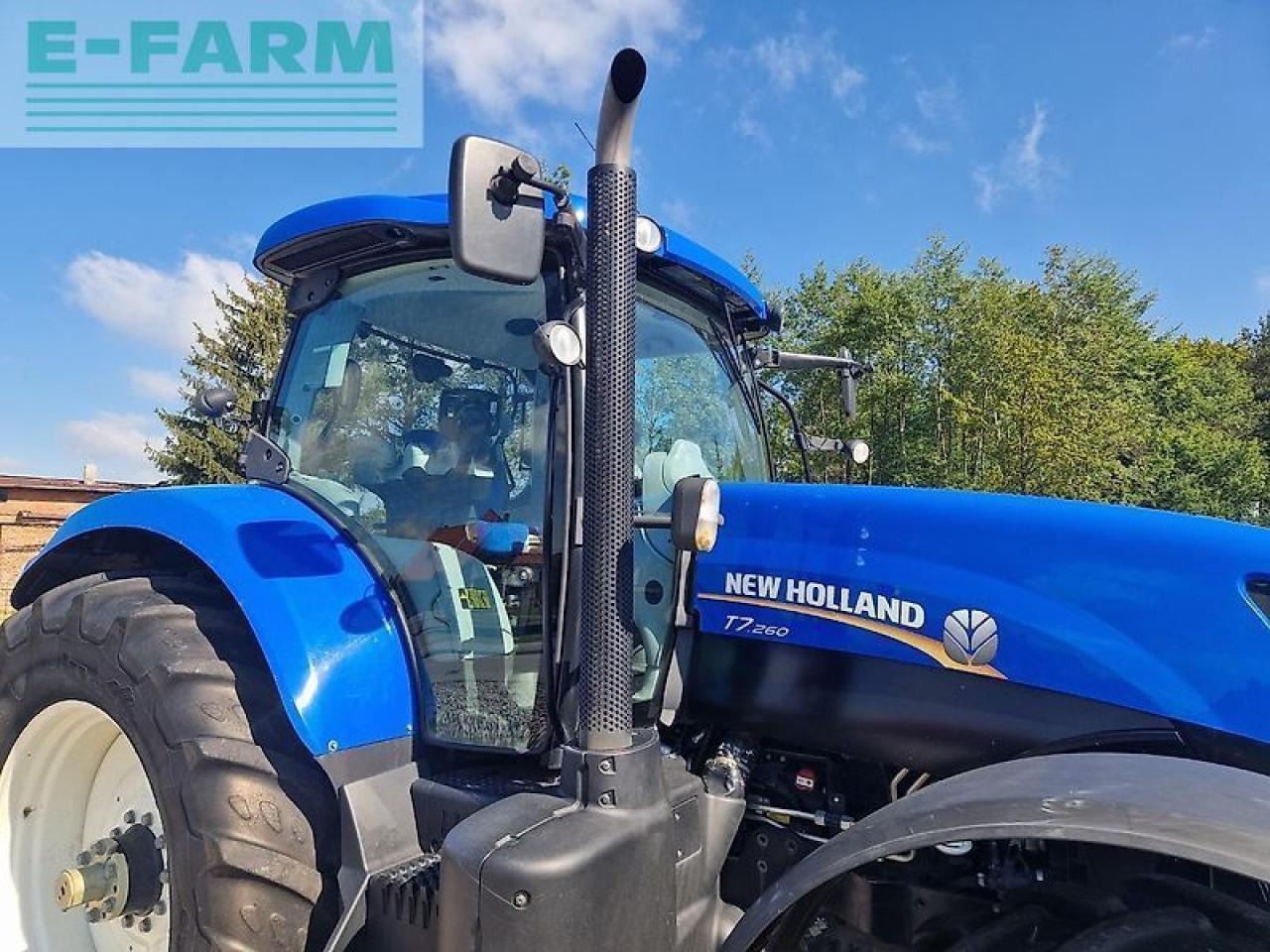 Farm tractor New Holland t7.260: picture 25