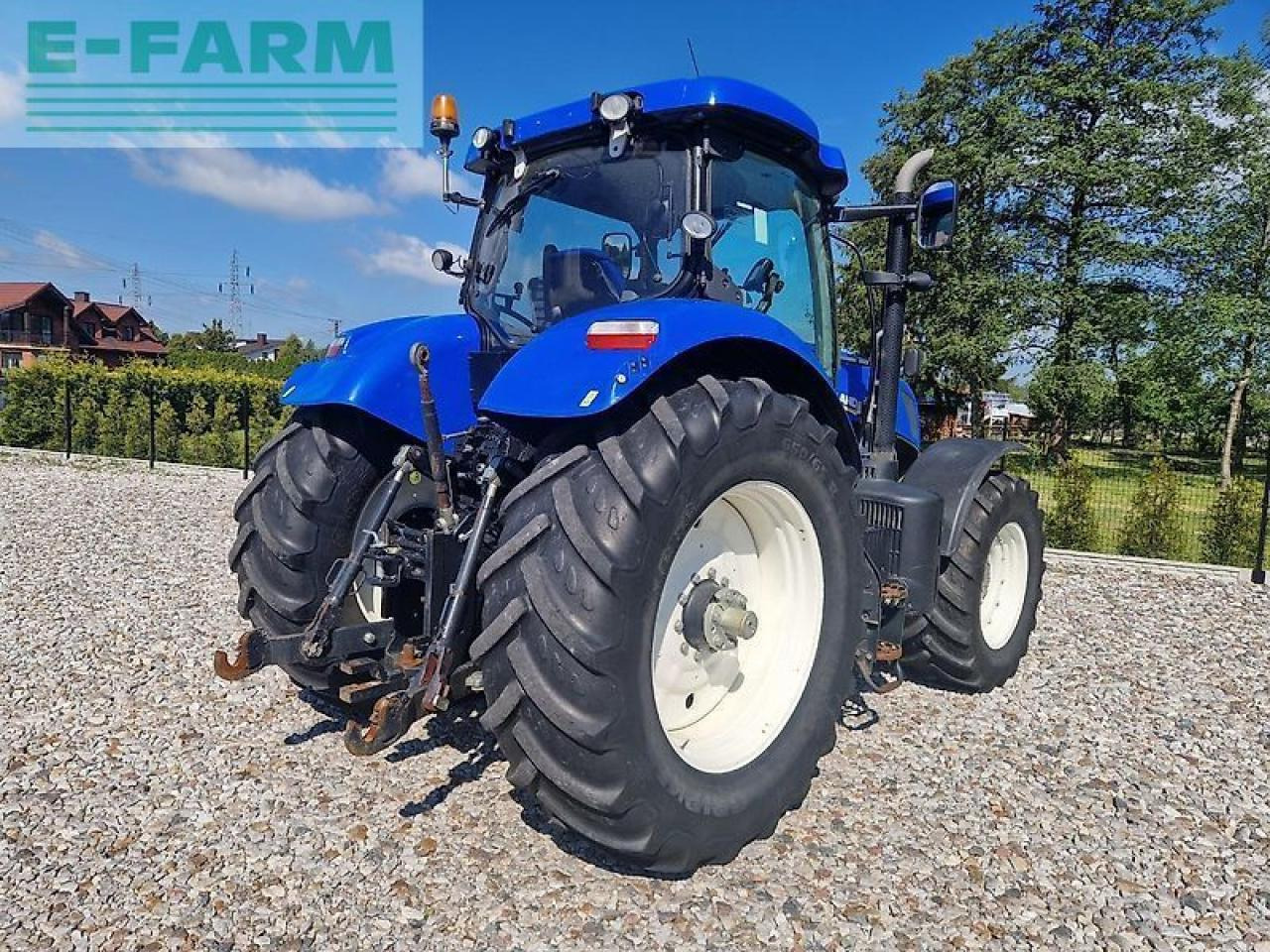 Farm tractor New Holland t7.260: picture 15