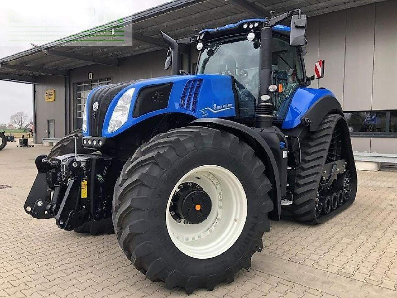 New Holland t8.410 plmi ultracommand track - Farm tractor: picture 4 New Holland t8.410 plmi ultracommand track - Farm tractor: picture 4