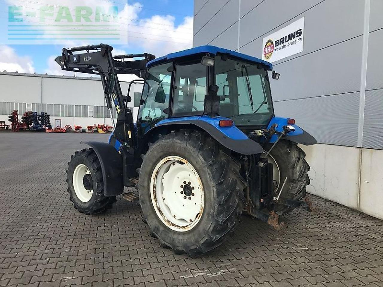 New Holland tl 90 a dt A - Farm tractor: picture 4 New Holland tl 90 a dt A - Farm tractor: picture 4