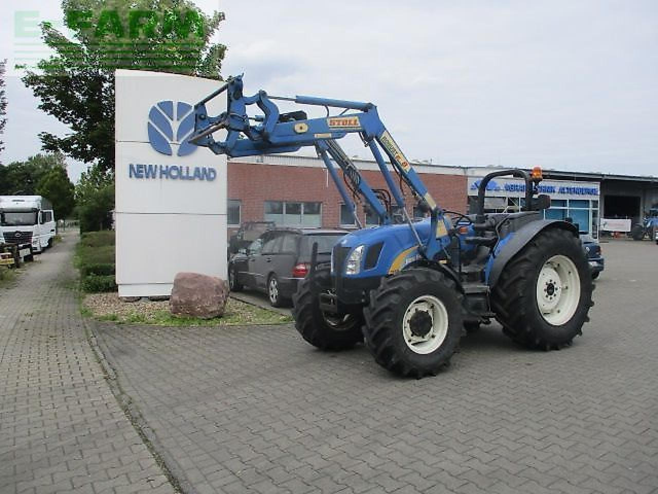 New Holland tn70 a niedrige bauhöhe - Farm tractor: picture 1 New Holland tn70 a niedrige bauhöhe - Farm tractor: picture 1