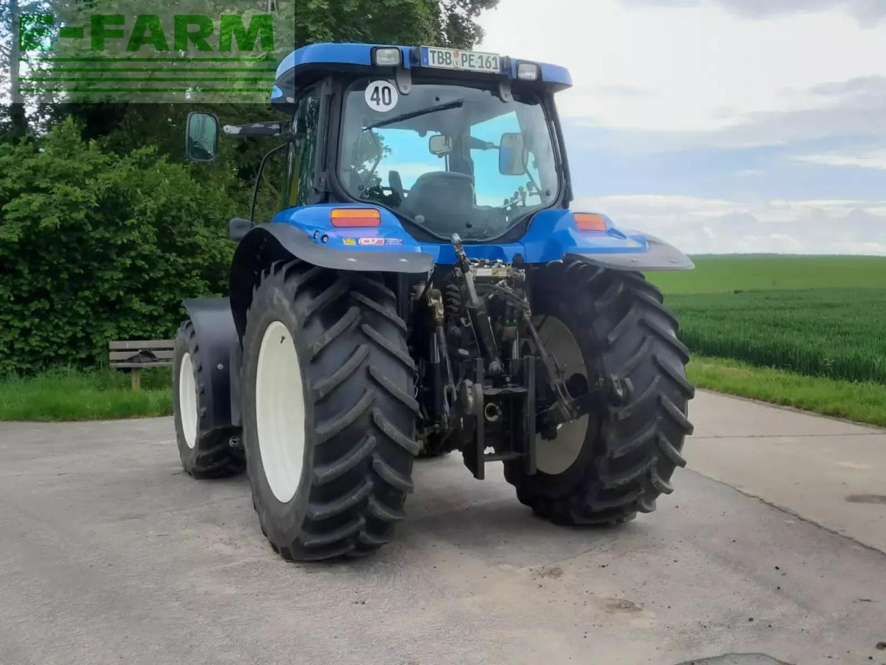 New Holland tsa 125 - Farm tractor: picture 4 New Holland tsa 125 - Farm tractor: picture 4