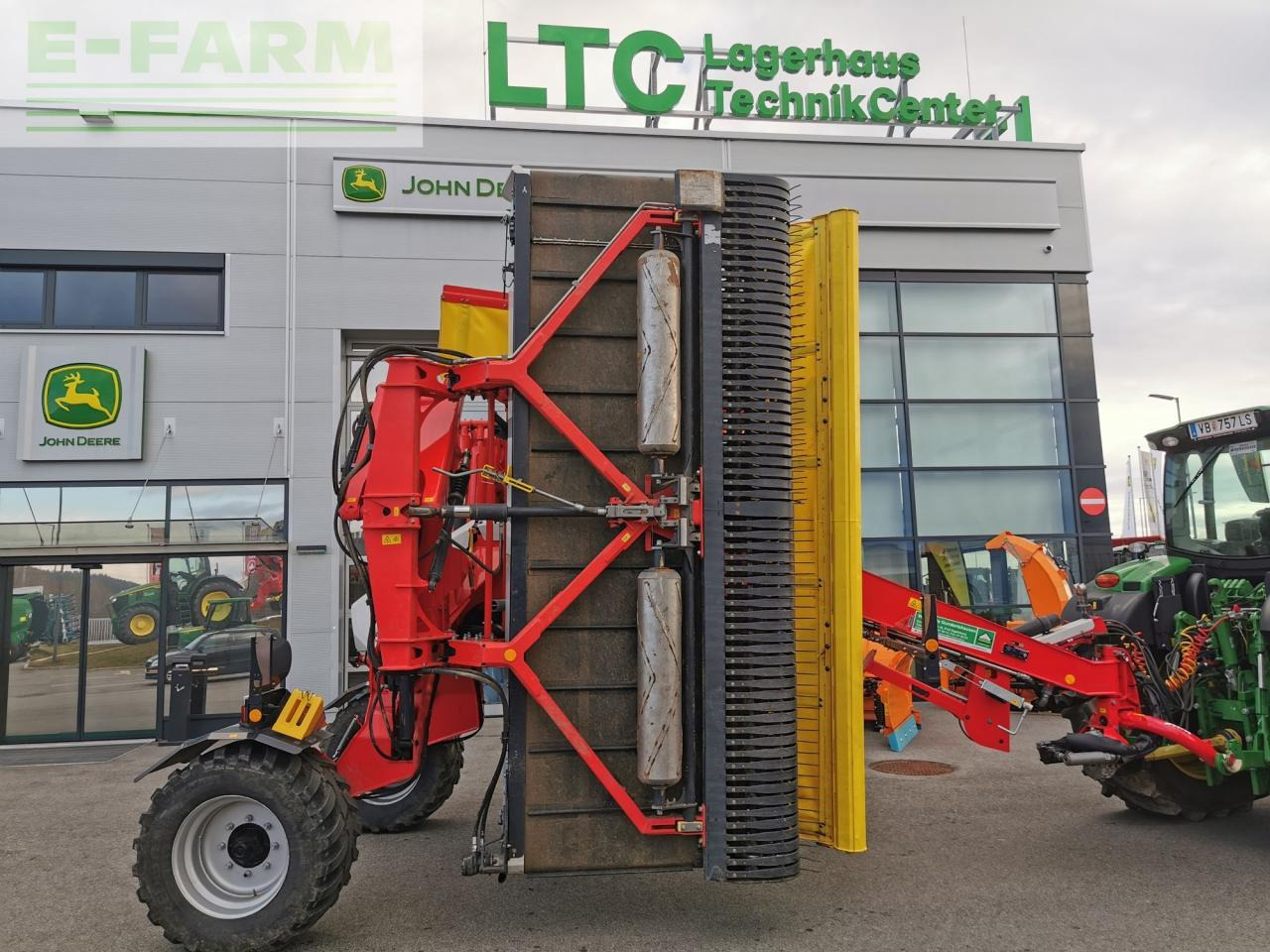 Pöttinger Mergento VT 9220 - Tedder/ Rake: picture 5 Pöttinger Mergento VT 9220 - Tedder/ Rake: picture 5
