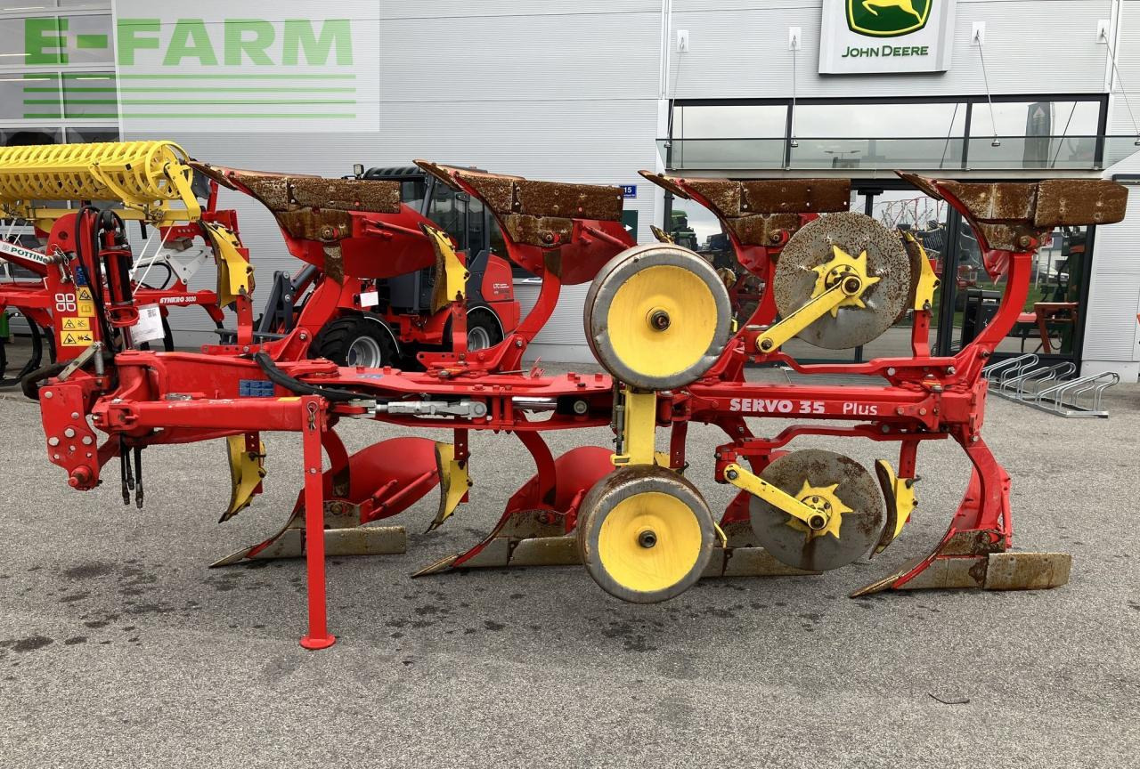 Pöttinger Servo 35/4 - Plow: picture 2 Pöttinger Servo 35/4 - Plow: picture 2
