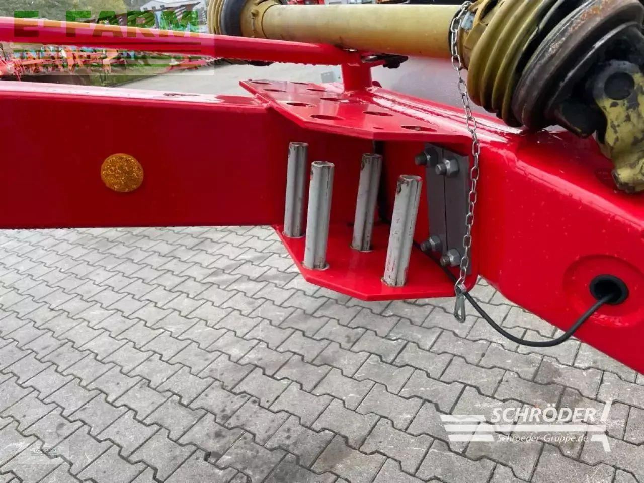 Pöttinger top 652 - Tedder/ Rake: picture 2 Pöttinger top 652 - Tedder/ Rake: picture 2