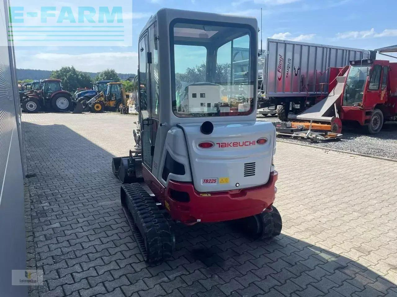 Takeuchi tb 225 v4 - Mini excavator: picture 4 Takeuchi tb 225 v4 - Mini excavator: picture 4