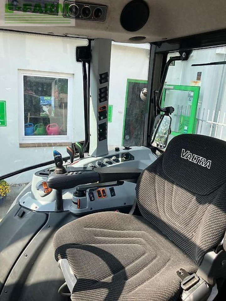 Valtra a114mh4 - Farm tractor: picture 5 Valtra a114mh4 - Farm tractor: picture 5