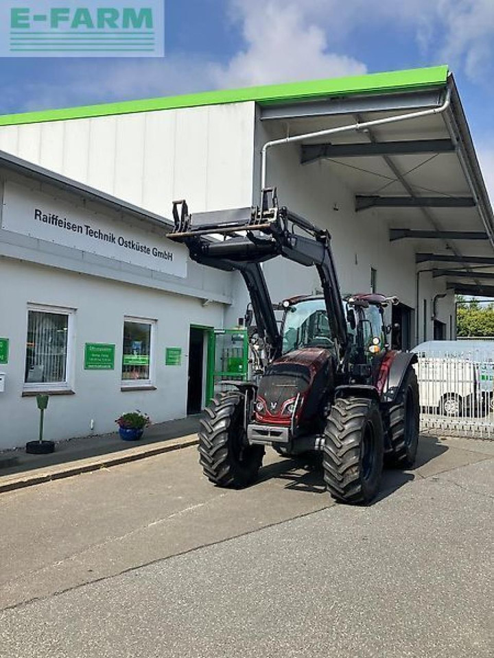 Valtra a114mh4 - Farm tractor: picture 1 Valtra a114mh4 - Farm tractor: picture 1