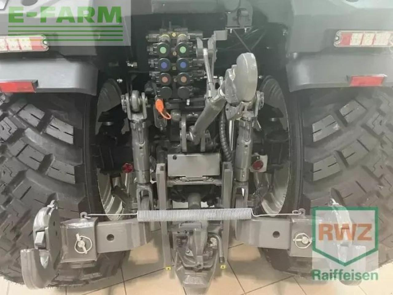 Valtra f105s 2d3 - Farm tractor: picture 4 Valtra f105s 2d3 - Farm tractor: picture 4