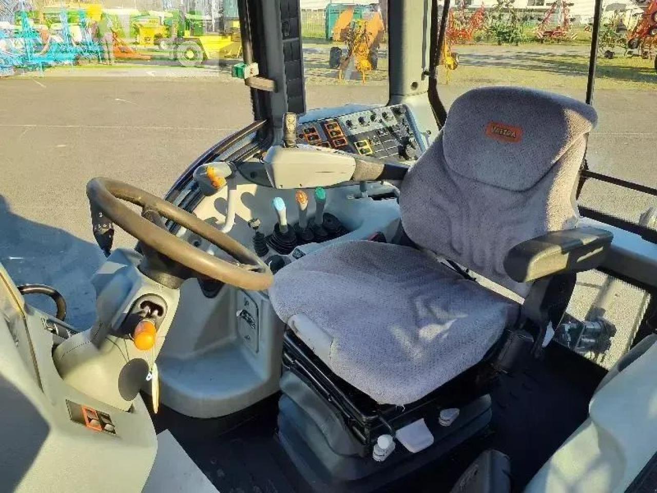 Valtra n103 - Farm tractor: picture 5 Valtra n103 - Farm tractor: picture 5