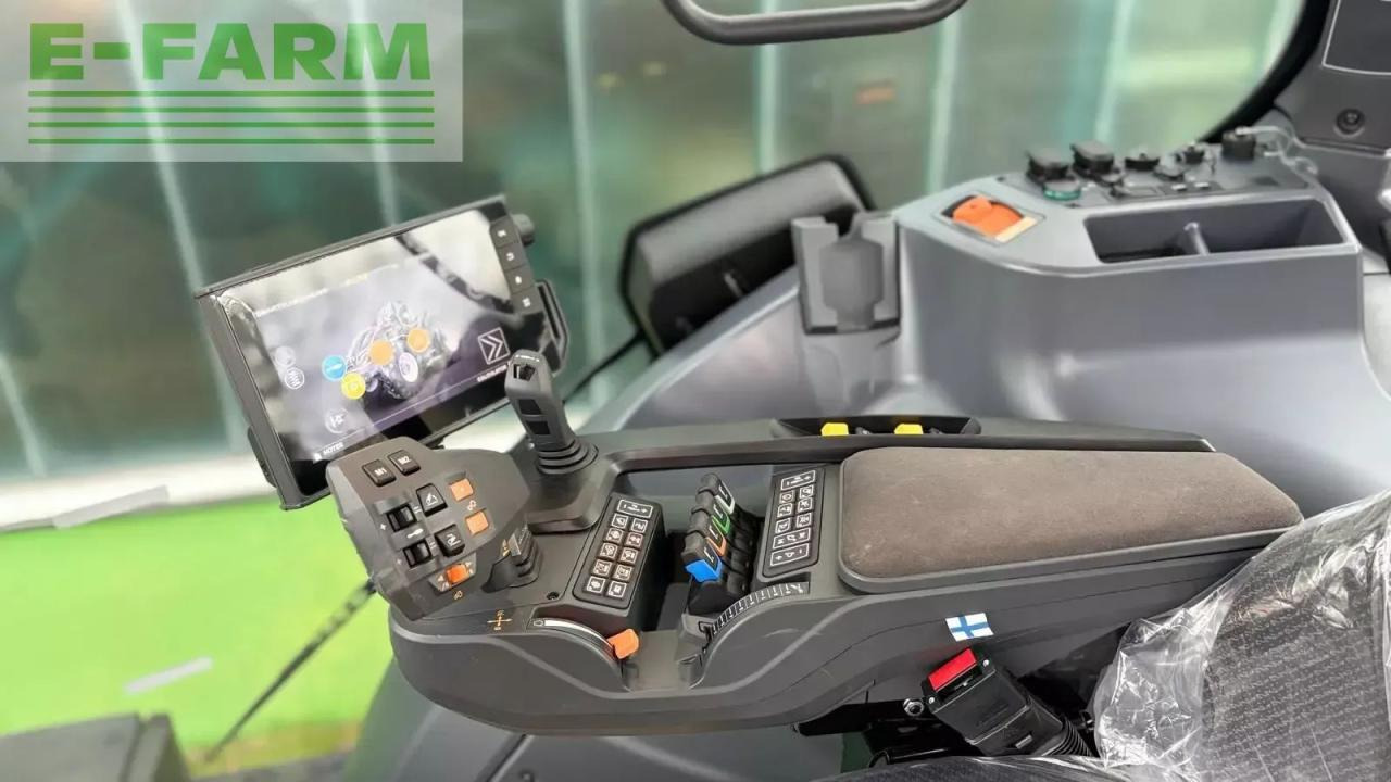 Farm tractor Valtra q 285: picture 8