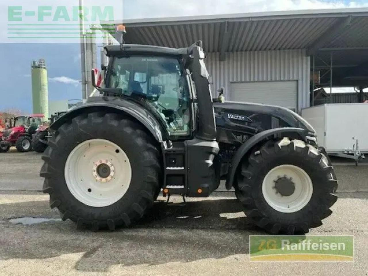 Valtra q245 - Farm tractor: picture 4 Valtra q245 - Farm tractor: picture 4