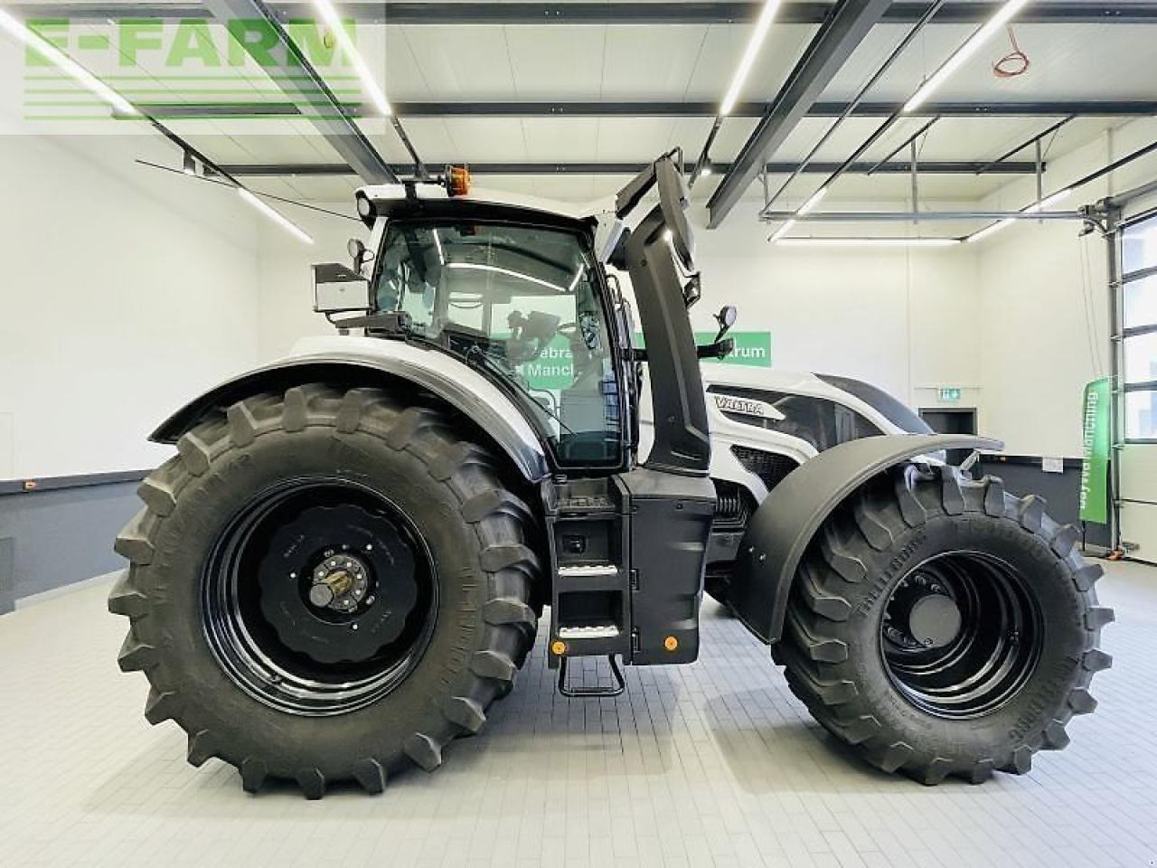 Valtra q245 - Farm tractor: picture 4 Valtra q245 - Farm tractor: picture 4