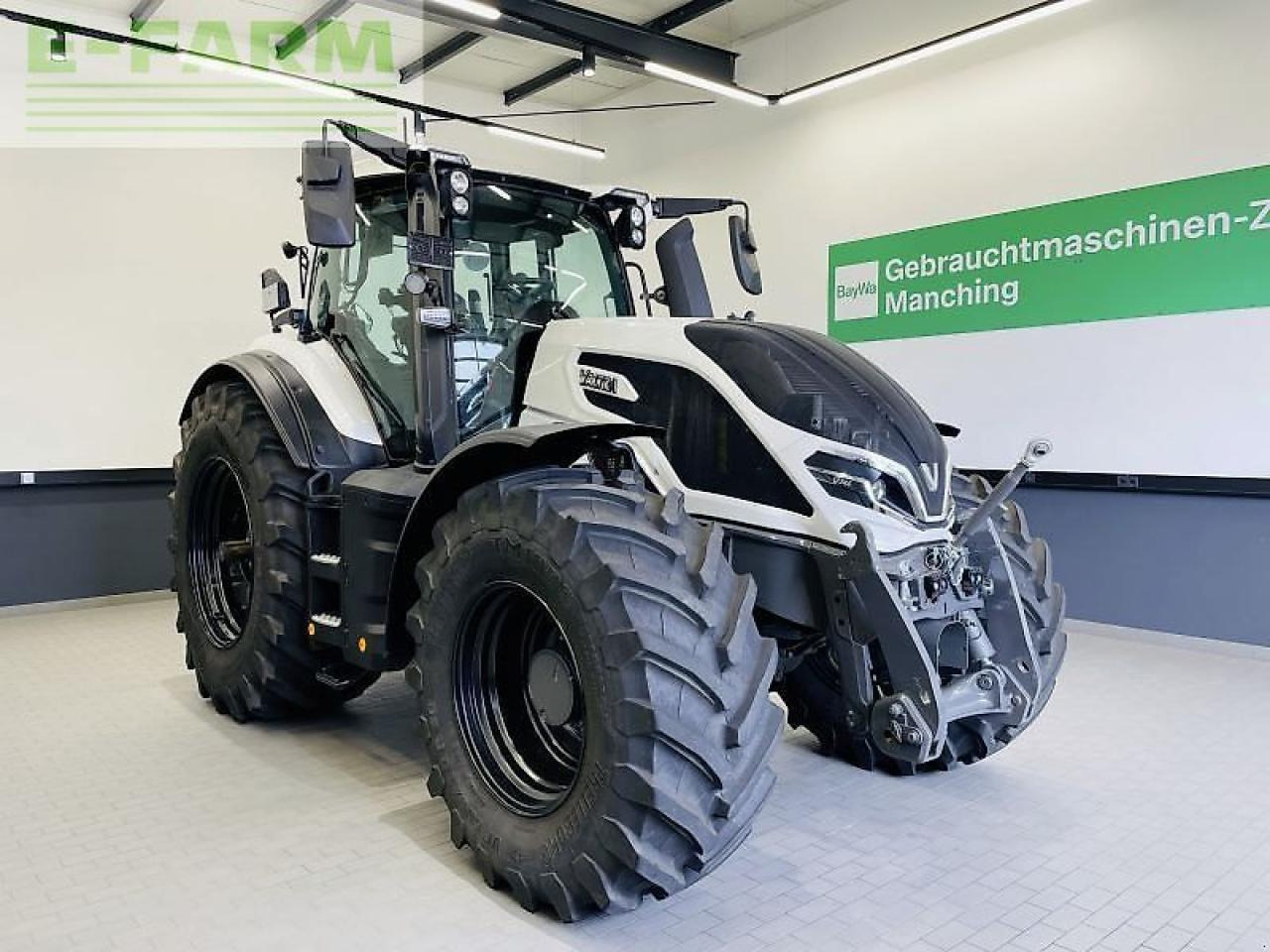 Valtra q245 - Farm tractor: picture 3 Valtra q245 - Farm tractor: picture 3
