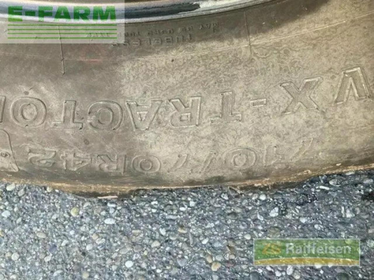 Valtra q265 - Farm tractor: picture 3 Valtra q265 - Farm tractor: picture 3