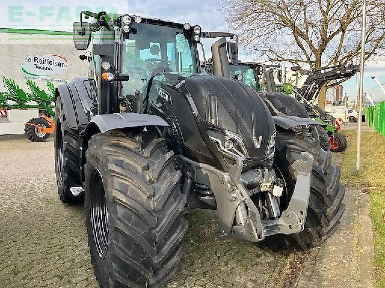 Valtra t 215a - Farm tractor: picture 1 Valtra t 215a - Farm tractor: picture 1