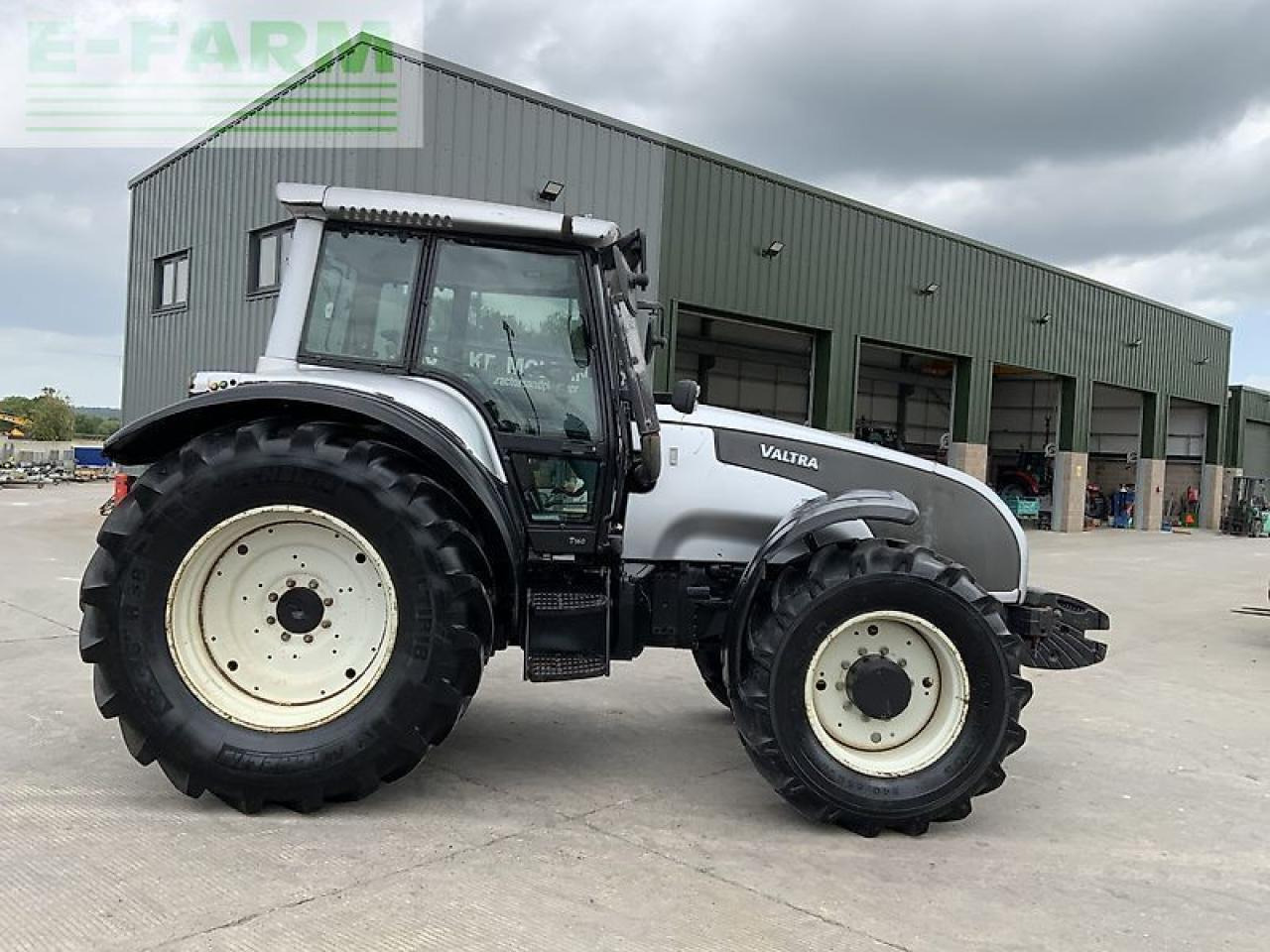 Valtra t160 twin track reverse drive tractor (st23284) - Farm tractor: picture 1 Valtra t160 twin track reverse drive tractor (st23284) - Farm tractor: picture 1