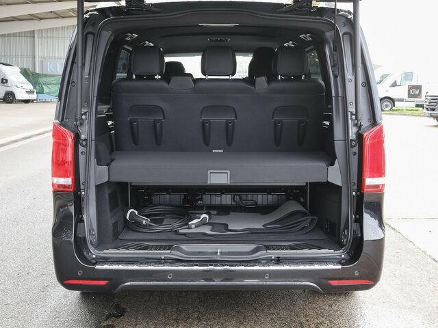 MERCEDES-BENZ EQV 300 Avantgarde,lang,6Sitze,2xSchiebetür el.... - Passenger van, Electric van: picture 2 MERCEDES-BENZ EQV 300 Avantgarde,lang,6Sitze,2xSchiebetür el.... - Passenger van, Electric van: picture 2