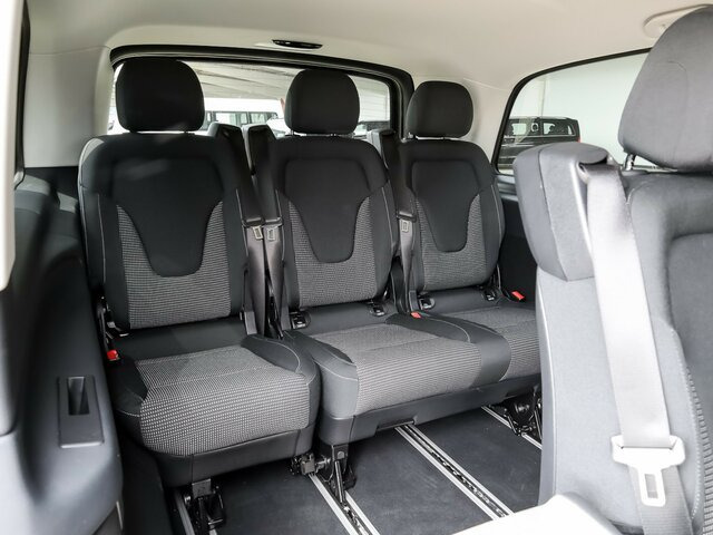 MERCEDES-BENZ EQV 300 Extralang,8Sitze,2xelektr.Schiebetür,LED - Passenger van, Electric van: picture 4 MERCEDES-BENZ EQV 300 Extralang,8Sitze,2xelektr.Schiebetür,LED - Passenger van, Electric van: picture 4