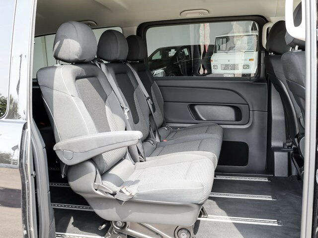 MERCEDES-BENZ EQV 300 Extralang,8Sitze,2xelektr.Schiebetür,LED - Passenger van, Electric van: picture 5 MERCEDES-BENZ EQV 300 Extralang,8Sitze,2xelektr.Schiebetür,LED - Passenger van, Electric van: picture 5