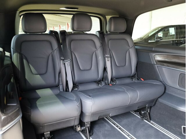 MERCEDES-BENZ EQV 300 Extralang,Avantgarde,8Sitze,2xelektr.Tür - Passenger van, Electric van: picture 4 MERCEDES-BENZ EQV 300 Extralang,Avantgarde,8Sitze,2xelektr.Tür - Passenger van, Electric van: picture 4