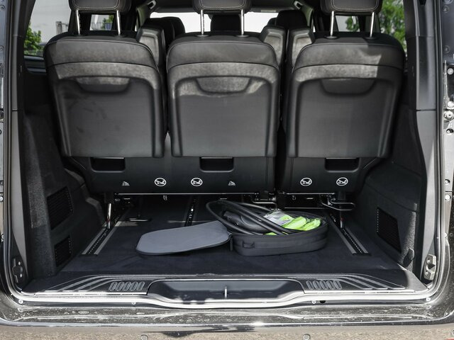 MERCEDES-BENZ EQV 300 Extralang,Avantgarde,8Sitze,2xelektr.Tür - Passenger van, Electric van: picture 2 MERCEDES-BENZ EQV 300 Extralang,Avantgarde,8Sitze,2xelektr.Tür - Passenger van, Electric van: picture 2