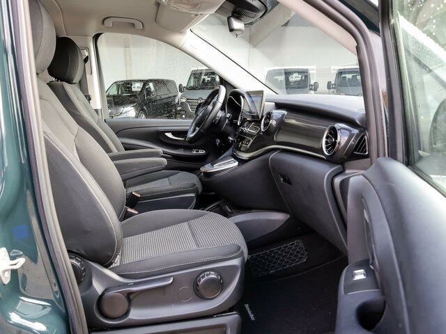 MERCEDES-BENZ EQV 300 lang,7Sitze,2xelek.Schiebetür,EasyPack... - Minibus, Electric bus: picture 4 MERCEDES-BENZ EQV 300 lang,7Sitze,2xelek.Schiebetür,EasyPack... - Minibus, Electric bus: picture 4