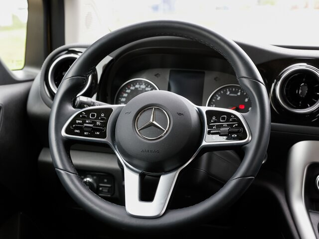 MERCEDES-BENZ T 180 Progressive,AHK,LED,Navi,Kamera,Tempomat... - Passenger van: picture 5 MERCEDES-BENZ T 180 Progressive,AHK,LED,Navi,Kamera,Tempomat... - Passenger van: picture 5