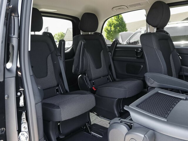 MERCEDES-BENZ V 220 d STYLE kompakt,6Sitzer,Distronic,AHK... - Passenger van: picture 3 MERCEDES-BENZ V 220 d STYLE kompakt,6Sitzer,Distronic,AHK... - Passenger van: picture 3