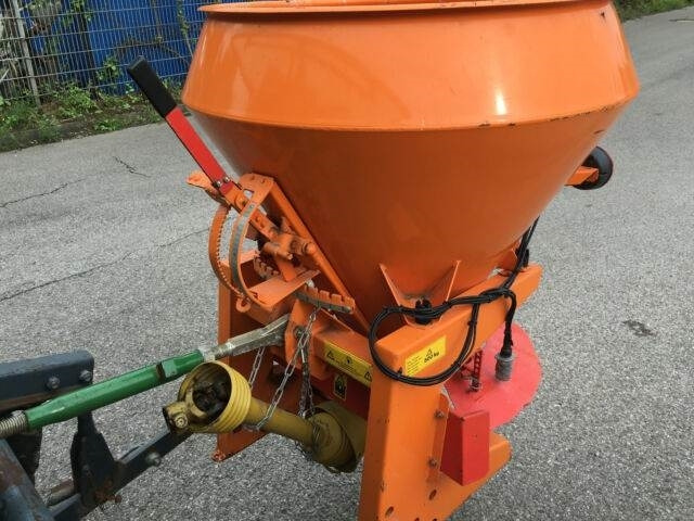 Rasant KT 9045 Kombi Trak Winterdienst Frontlad  - Snow removal vehicle: picture 3 Rasant KT 9045 Kombi Trak Winterdienst Frontlad  - Snow removal vehicle: picture 3