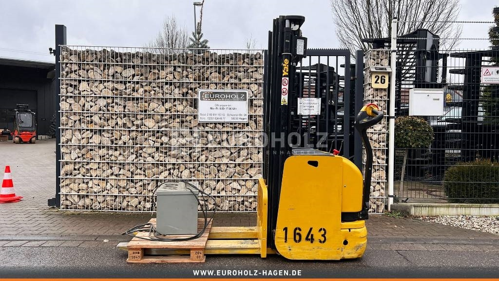 Yale Gabelstapler MS16 4328, elektro, Triplex, 4300 mm - Electric forklift: picture 3 Yale Gabelstapler MS16 4328, elektro, Triplex, 4300 mm - Electric forklift: picture 3
