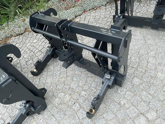 Big Adapter Kramer / Claas Scorpion auf 3 Punkt Aufnahme - Attachment: picture 1 Big Adapter Kramer / Claas Scorpion auf 3 Punkt Aufnahme - Attachment: picture 1