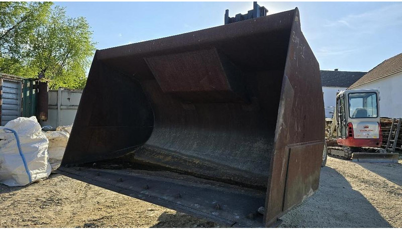 Radladerschaufel Volvo L180 - Bucket: picture 1 Radladerschaufel Volvo L180 - Bucket: picture 1