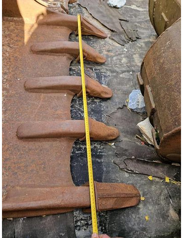 Tieflöffel 115 cm Arbeitsbreite mit Volvo Aufnahme - Bucket: picture 3 Tieflöffel 115 cm Arbeitsbreite mit Volvo Aufnahme - Bucket: picture 3