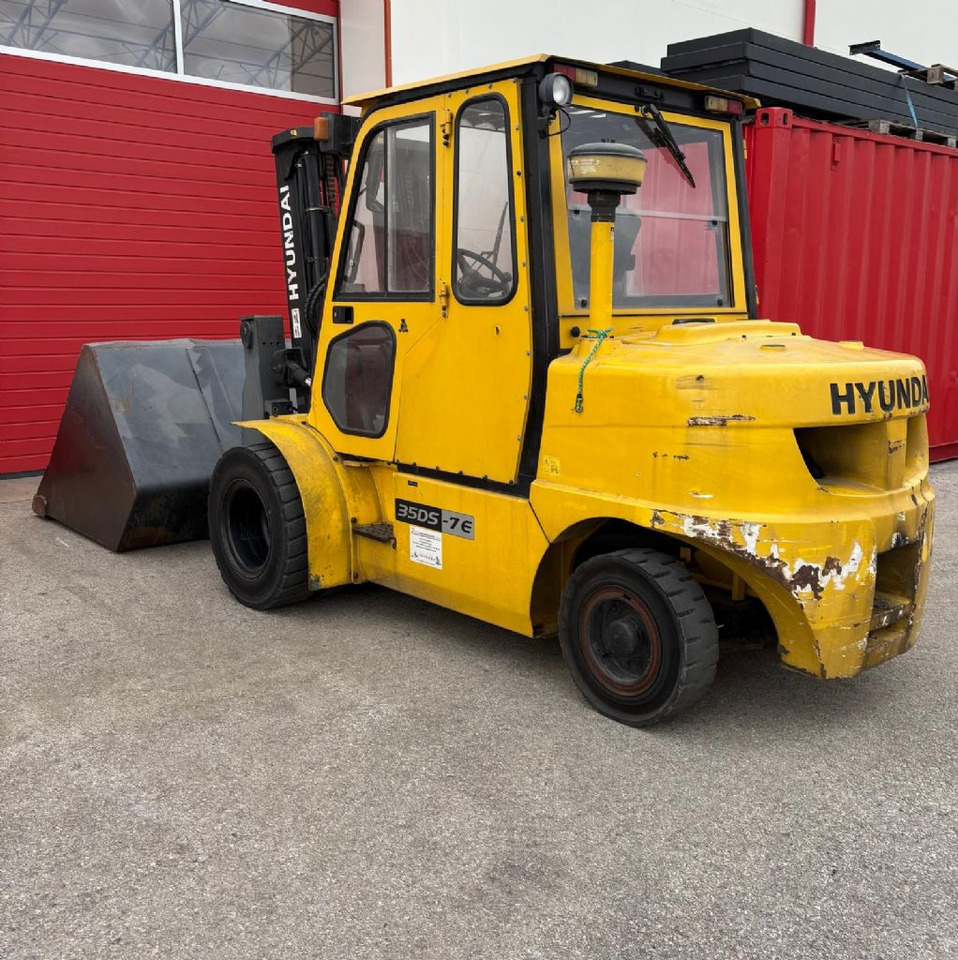 Hyundai 45DS-7E - Diesel forklift: picture 3 Hyundai 45DS-7E - Diesel forklift: picture 3