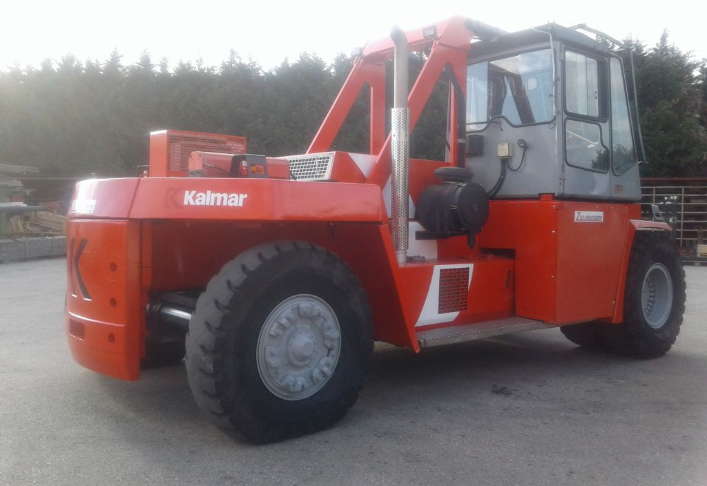Kalmar DCE330-12 - Diesel forklift: picture 4 Kalmar DCE330-12 - Diesel forklift: picture 4