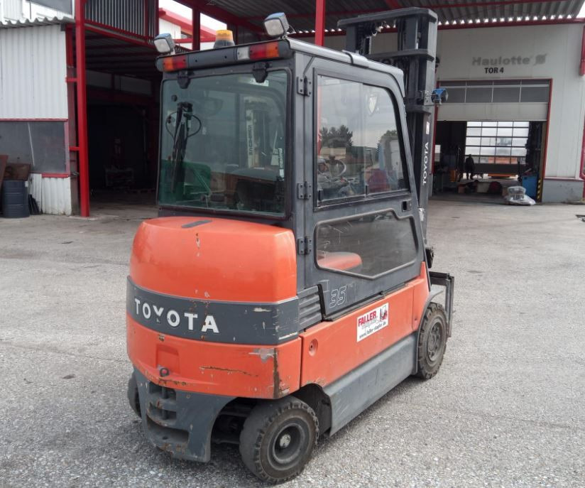 Toyota 7FBMF35 - Forklift: picture 3 Toyota 7FBMF35 - Forklift: picture 3