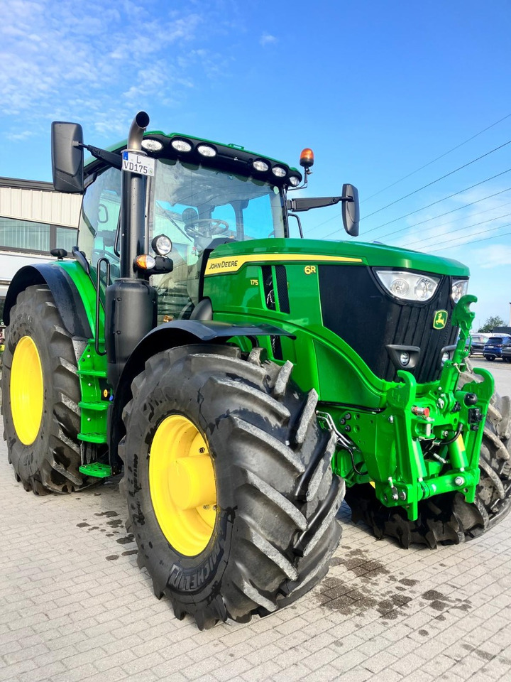 Farm tractor John Deere 6R 175: picture 7